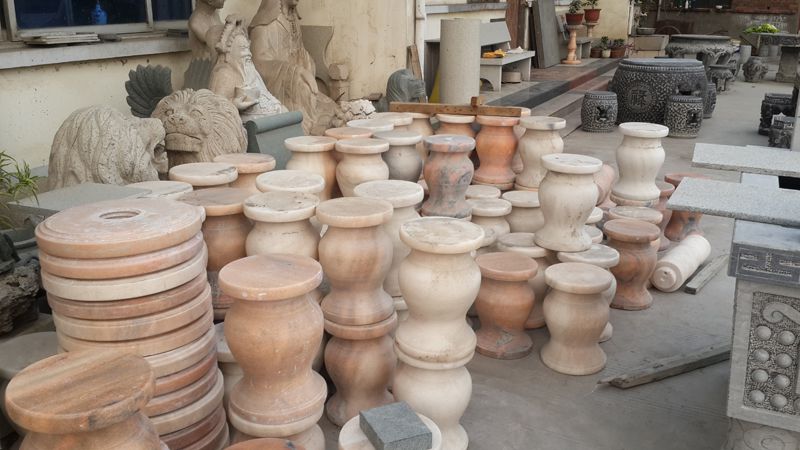 花(huā)瓶石凳